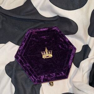 Jeffree Star Cosmetics Purple Velvet Eyeshadow Palette